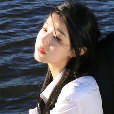 这个警察不太冷